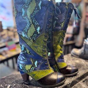 L'Artiste Blue & Green Snake-Print Tall Heeled Boots